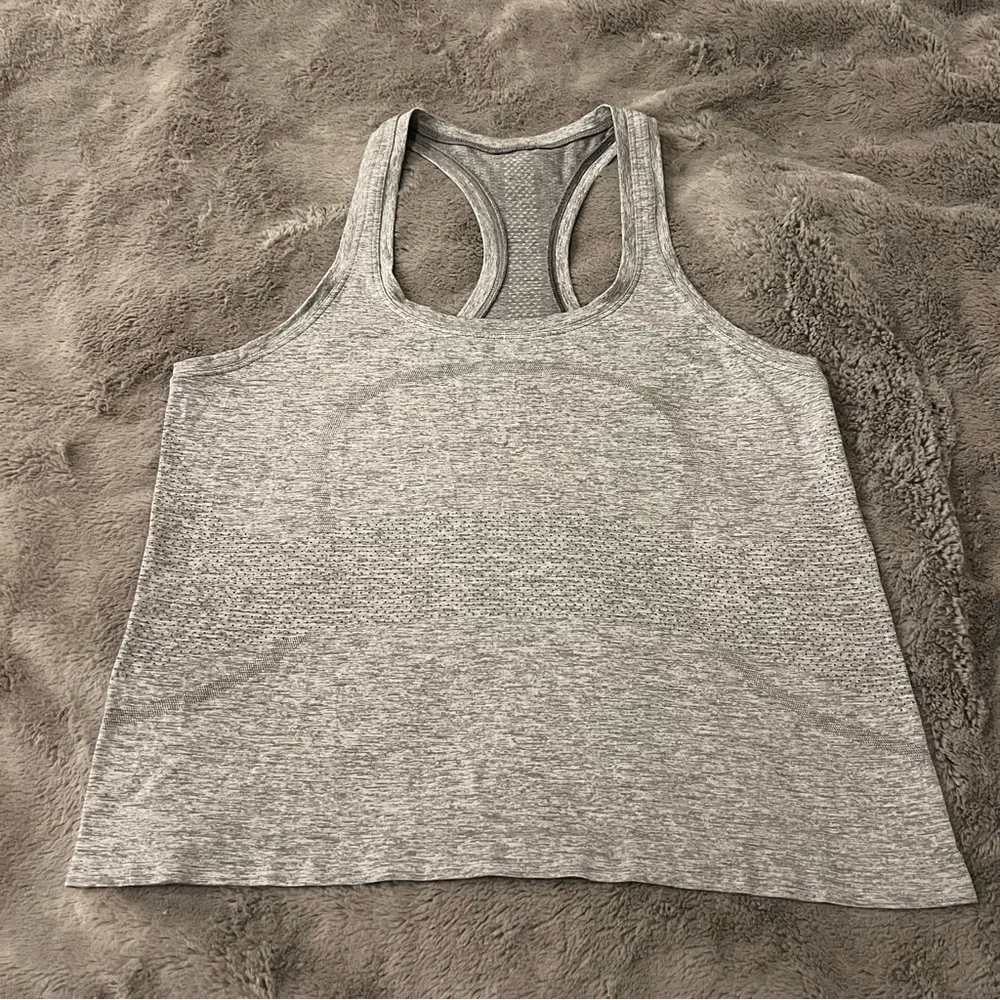 Lululemon Swiftly Tech Racerback 2.0 Race Length